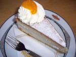 Mandarine auf Torte von Flickr-User Giacomo steht unter CC-Lizenz, Hinweise am Ende des Artikels Mandarine auf Torte von Flickr-User Giacomo steht unter CC-Lizenz, Hinweise am Ende des Artikels