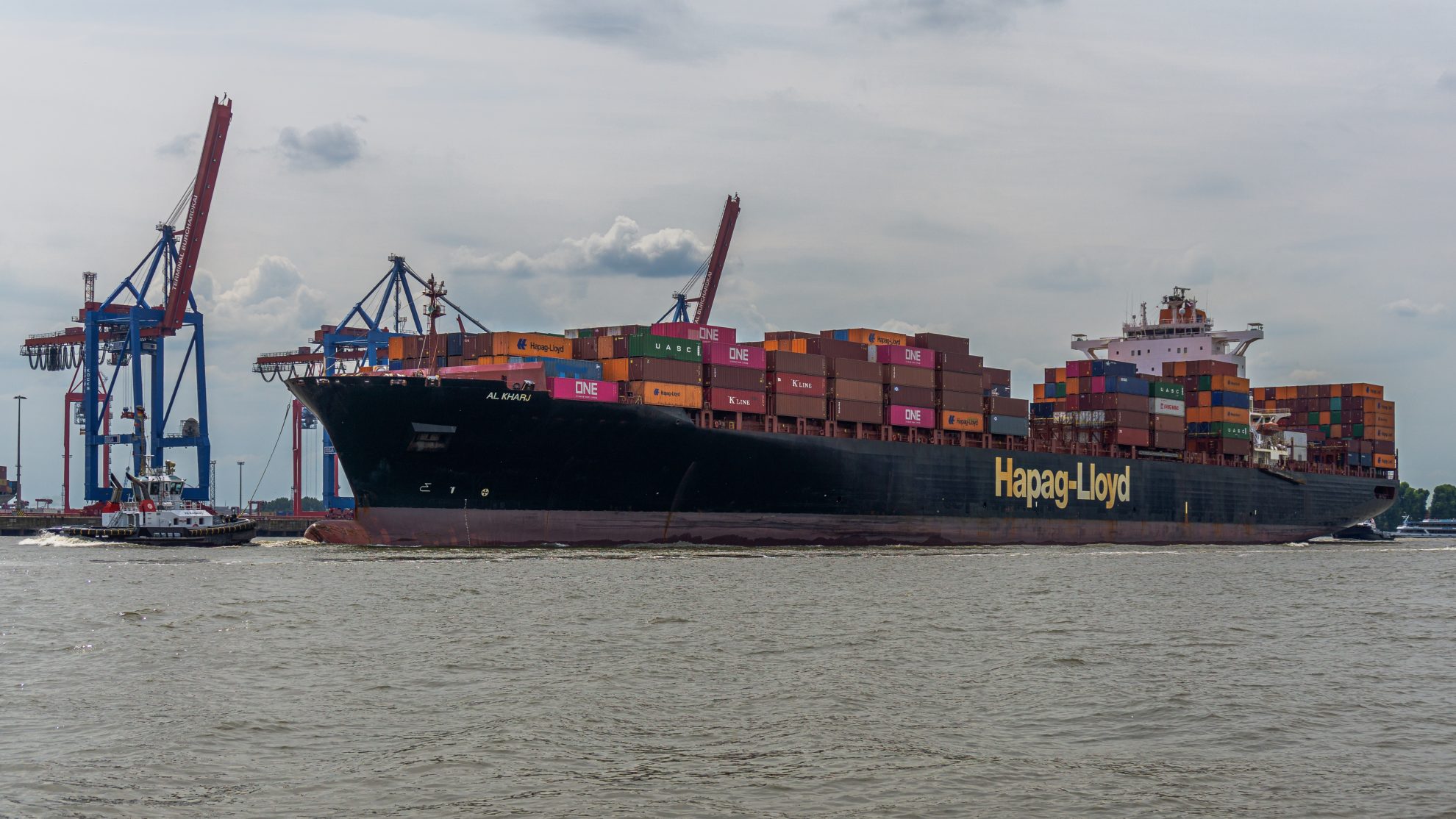 Container Ship AL KHARJ, Hamburg