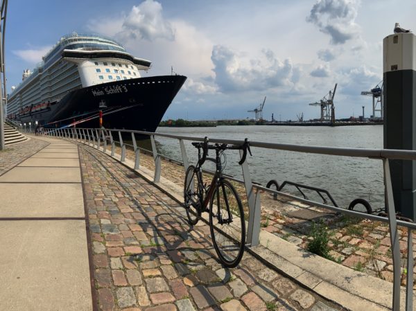 Two beauties Cruise Ship TUI Mein Schiff 3 and TrengaDE GLR Road Bike in Hamburg
