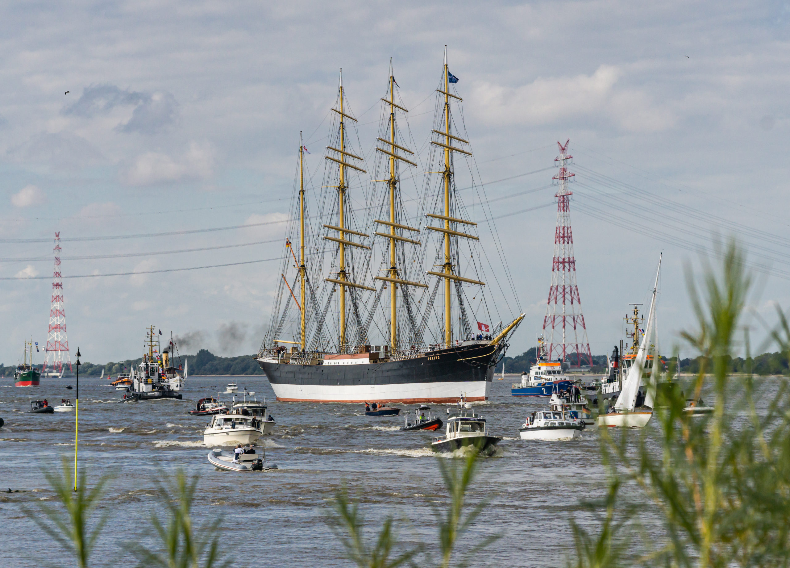 Segelfrachtschiff Peking auf der Elbe nach der Restaurierung