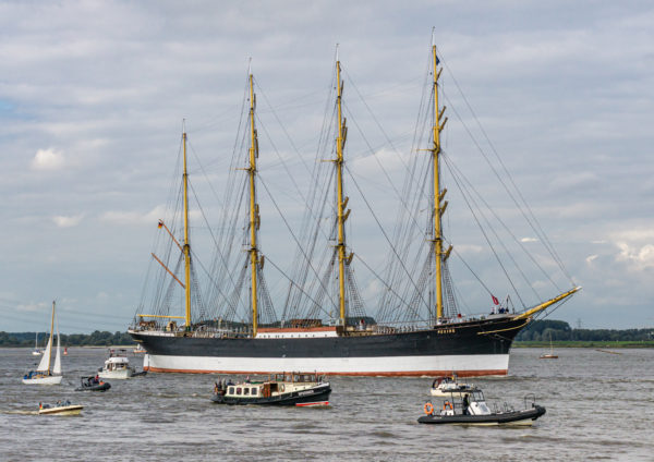 Segelfrachtschiff Peking auf der Elbe nach der Restaurierung