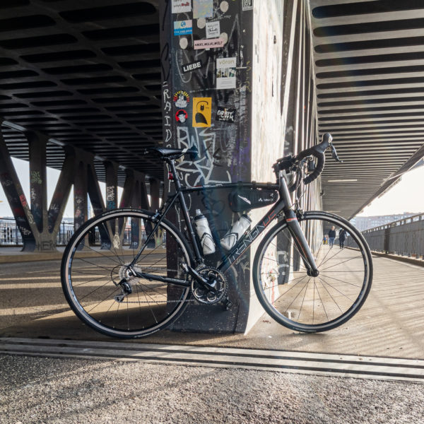 TrengaDE Rennrad an der Oberhafenbrücke