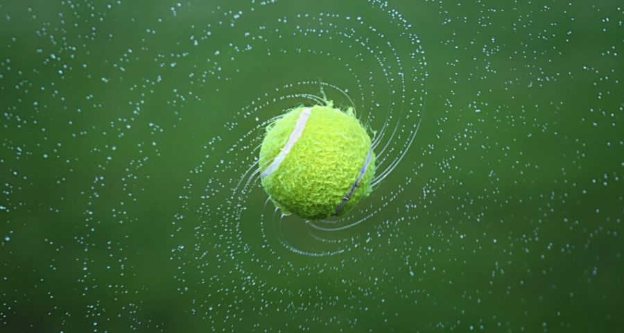 Tennnisball im Strudel